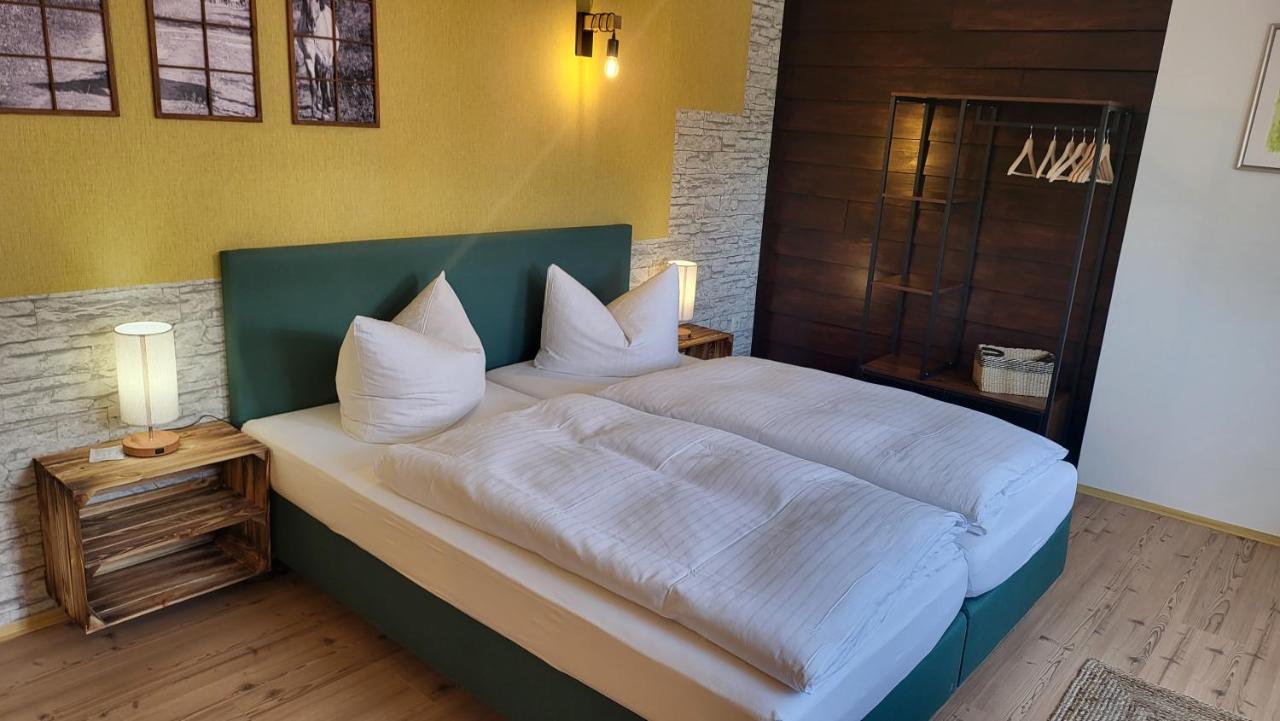 Doppelzimmer mit Zustellbett